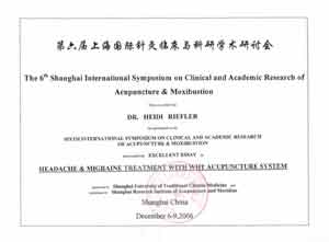 Auszeichnung fr Heidi Riefler: Akupunktur bei Augenkrankheiten und Kopfschmerzen in Shanghai